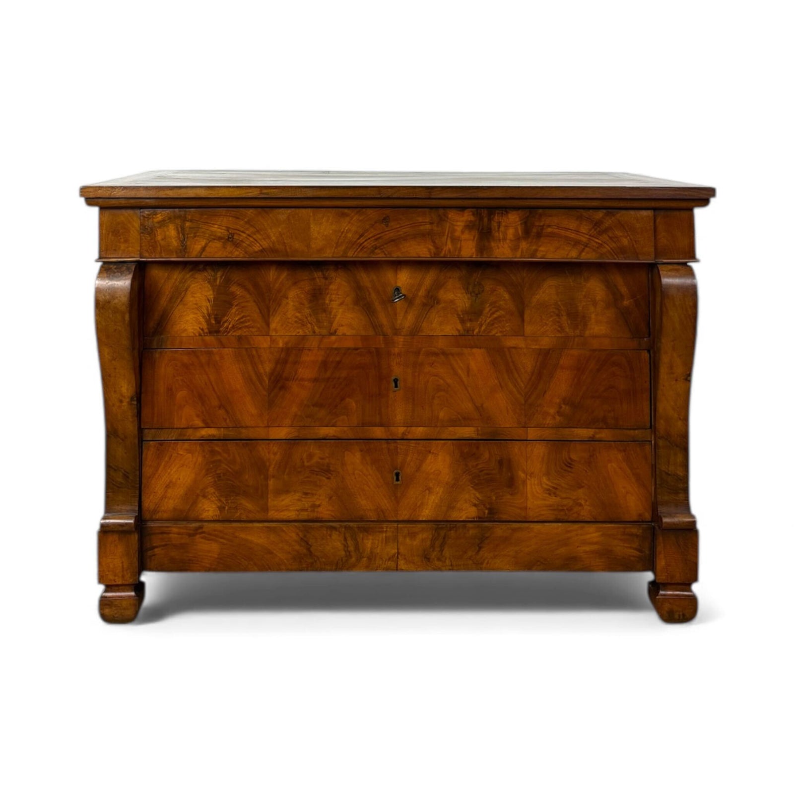 Biedermeier Chest of Drawers in Bookmatched Walnut Veneer